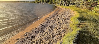 Sunset Views, 330 ft of Sand Bottom Beach & Huge Lawn on Hidden Gem Walker Lake