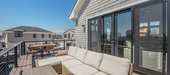 Absolutely stunning! New water front beach house