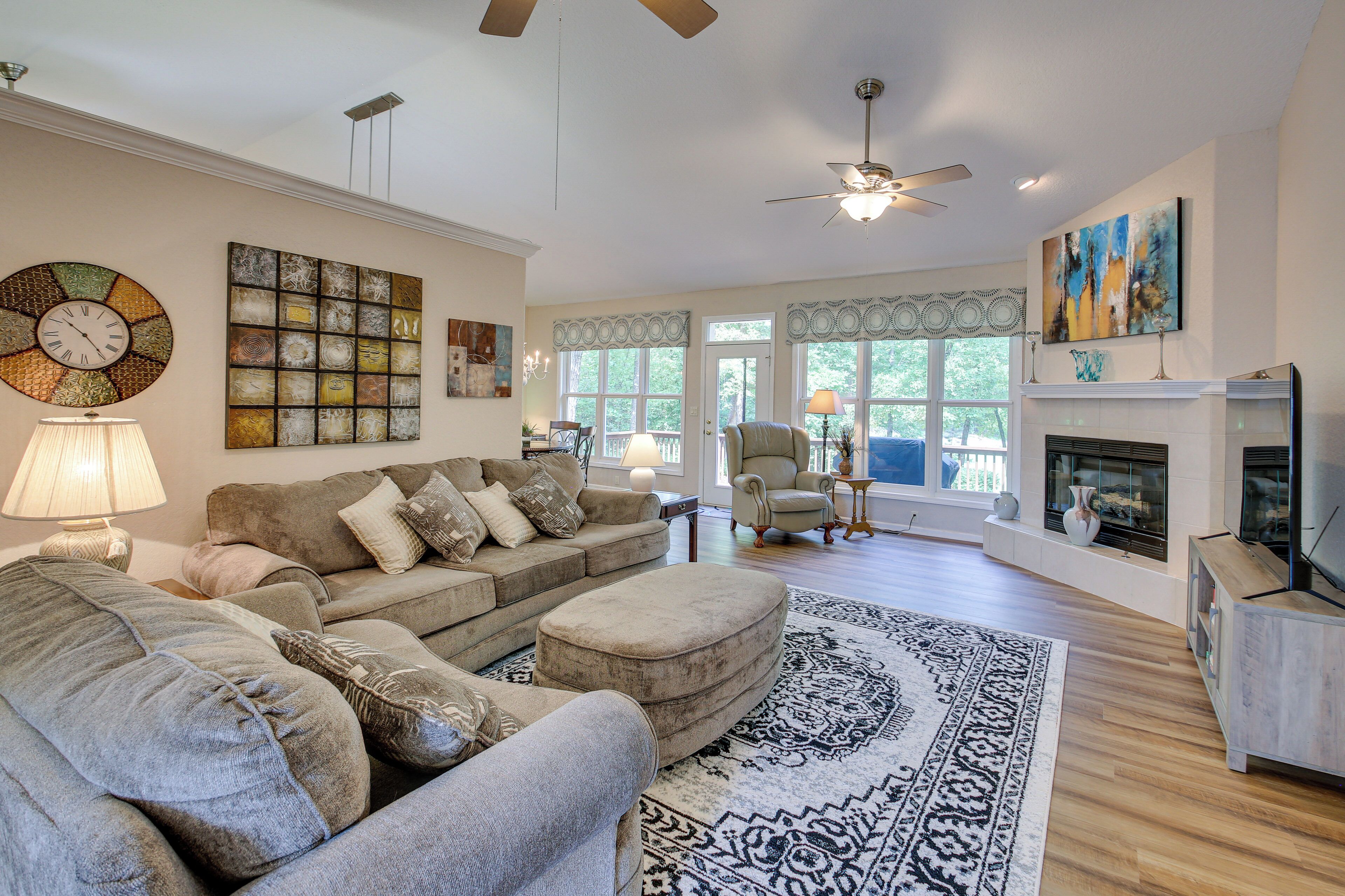 Hot Springs Village Home w/ Golf Course View