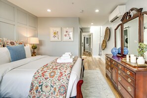 1 bedroom, desk, iron/ironing board, WiFi - Charming Alexandria Vacation Rental in Old Town! (Alexandria)