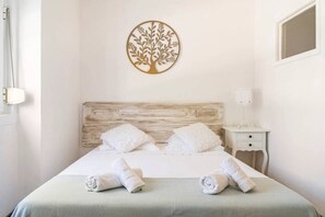 1 habitación, tabla de planchar con plancha, internet y ropa de cama 