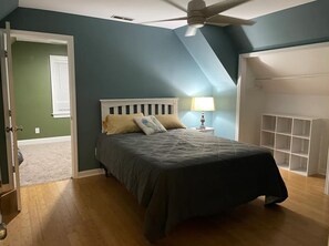 3 Schlafzimmer, Schreibtisch, Bügeleisen/Bügelbrett, kostenloses WLAN