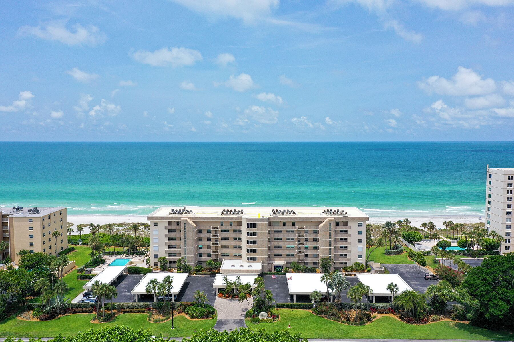 3bed/2bath Beachfront Condo on Longboat Key!