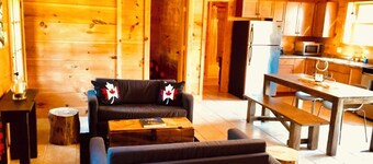 Cozy country cabin - pet friendly - 2.8 km from Alexandria, North Glengarry 