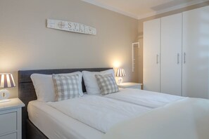 Unclassified image, 5 of 26, button