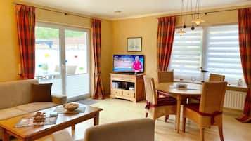 TV, lareira, aparelho de som