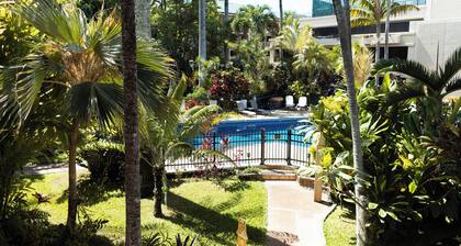 Prince Kuhio Condo - Steps to the beach!