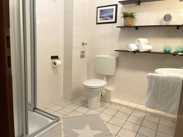 Unclassified image, 1 of 15, button