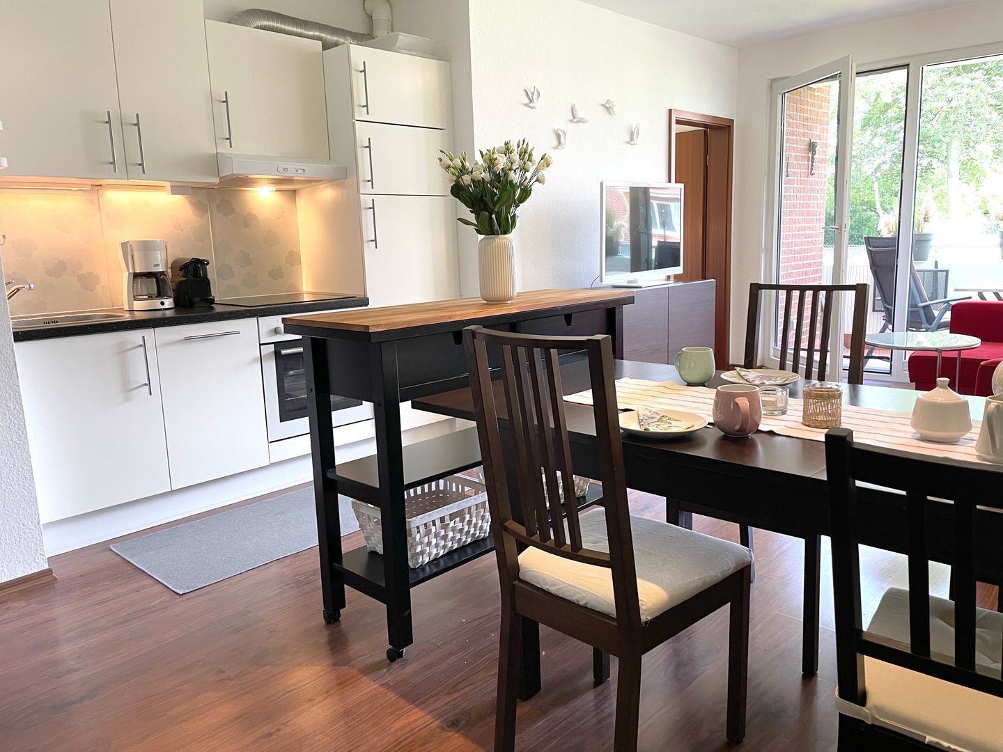 Kühlschrank, Mikrowelle, Herdplatte, Geschirrspüler