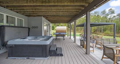 Catskill Retreat Hot Tub, Fire Pit, Pool!