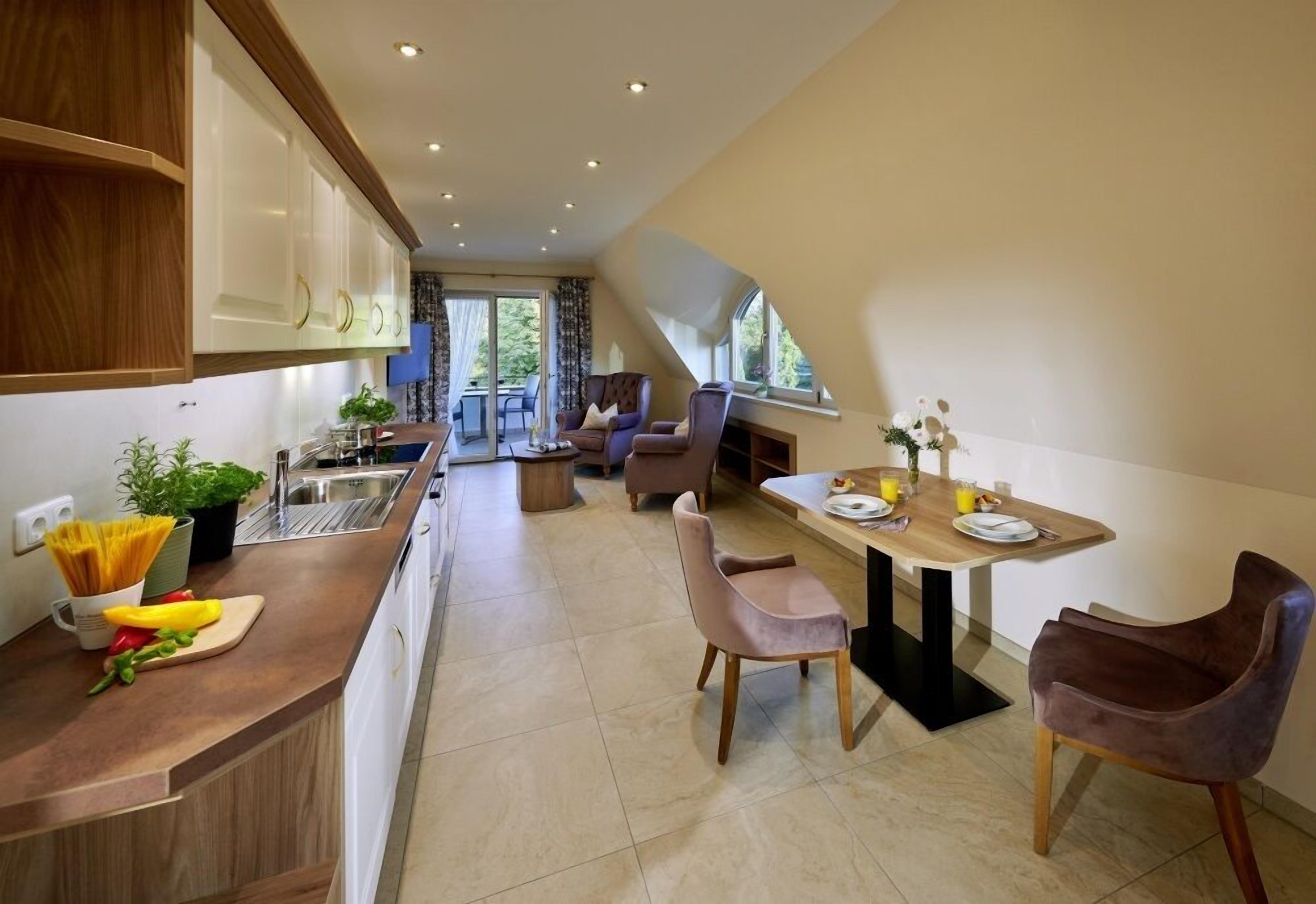 Kühlschrank, Ofen, Herdplatte, Geschirrspüler