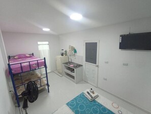 Soundproofing, free WiFi, bed sheets