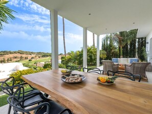 Outdoor dining - Top Renovated 4BDRM Luxury Villa - Frontline Golf (Benahavís)