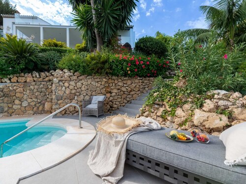 Top Renovated 4BDRM Luxury Villa - Frontline Golf