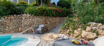 Top Renovated 4BDRM Luxury Villa - Frontline Golf