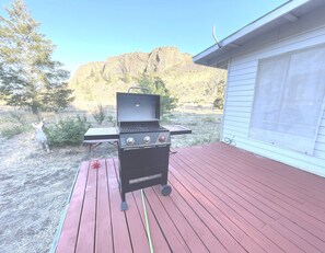 Terrace/patio - Cabin By River off the grid. (Naches)
