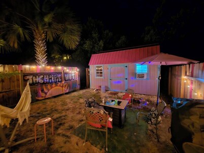 NEW - Hippie Hut Minutes from the Boat Ramp