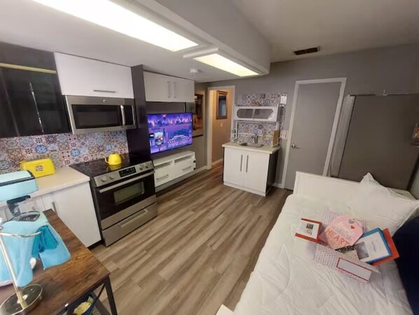 1 bedroom, iron/ironing board, free WiFi, bed sheets