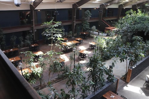 Historic Cow Palace Inn