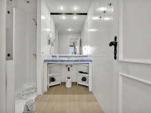 Hair dryer, towels