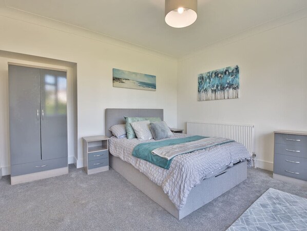 3 habitaciones, tabla de planchar con plancha y wifi gratis 