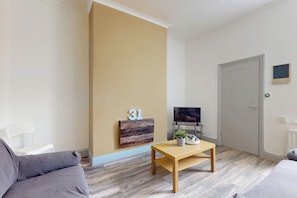 TV - City Centre-Uni Cottage - Ideal Location (Sunderland)
