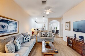 Fernseher, DVD-Player, Tischfußball, Tischtennisplatte