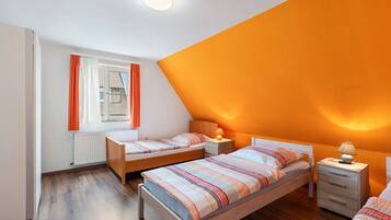 3 bedrooms, free WiFi, bed sheets