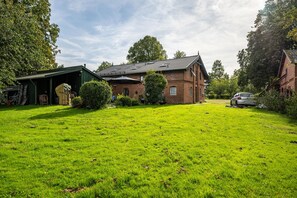 Exterior - Apartment "1 Terrassenwohnung" with Private Garden & Wi-Fi (Stockelsdorf)