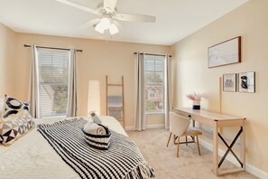 3 bedrooms, desk, free WiFi, bed sheets