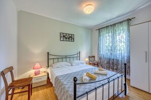 4 chambres, fer et planche à repasser, Wi-Fi gratuit, draps fournis