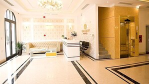 In-room safe, desk, blackout drapes, iron/ironing board - Tung Luxury Hotel (Bai Chay)