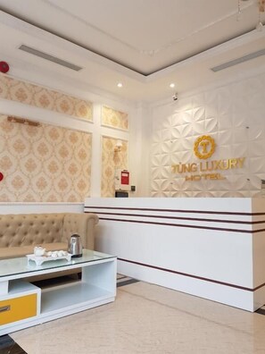 Coffres-forts dans les chambres, bureau, rideaux occultants