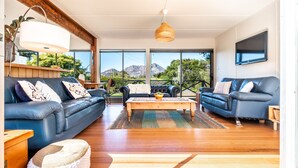 Unclassified image, 4 of 19, button - Le Shack (Coles Bay)