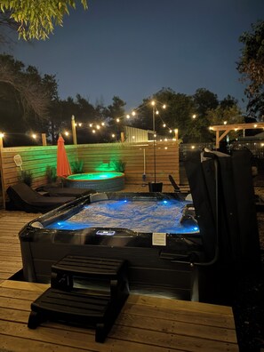 Terrace/patio - The Craftsman on Clay-4 Blocks to Silos-Backyard Retreat-Hot Tub and Cowboy Pool (Waco)