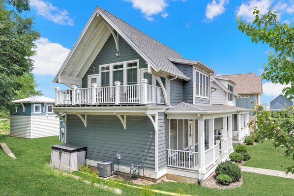 Exterior - Casa Azul 2 Bedroom 2 Bath (Ottawa)