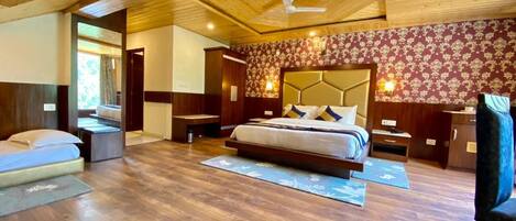 Family Room | 1 bedroom, iron/ironing board, free WiFi