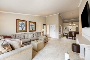 TV, fireplace - Beautiful Desert Falls Country Club Upper Unit Condo (Palm Desert)