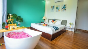 Suite Room with Bathtub & Mountain View | Premium bedding, memory foam beds, minibar (some free items) - Sapa Could Valley (Sa Pa)