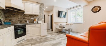 Visit Romania By Brasov BnB 2 Parking, internet