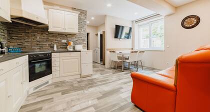 Visit Romania By Brasov BnB 2 Parking, internet