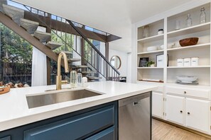 Interior - Stunning Oceanfront - Sunset Magazine Home (Santa Cruz)