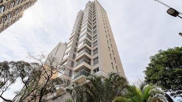 Basic Studio | Exterior