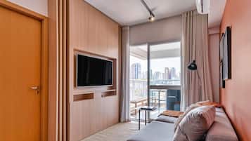 Apartemen Grand | Area keluarga | Smart TV 32-inci dengan saluran TV digital