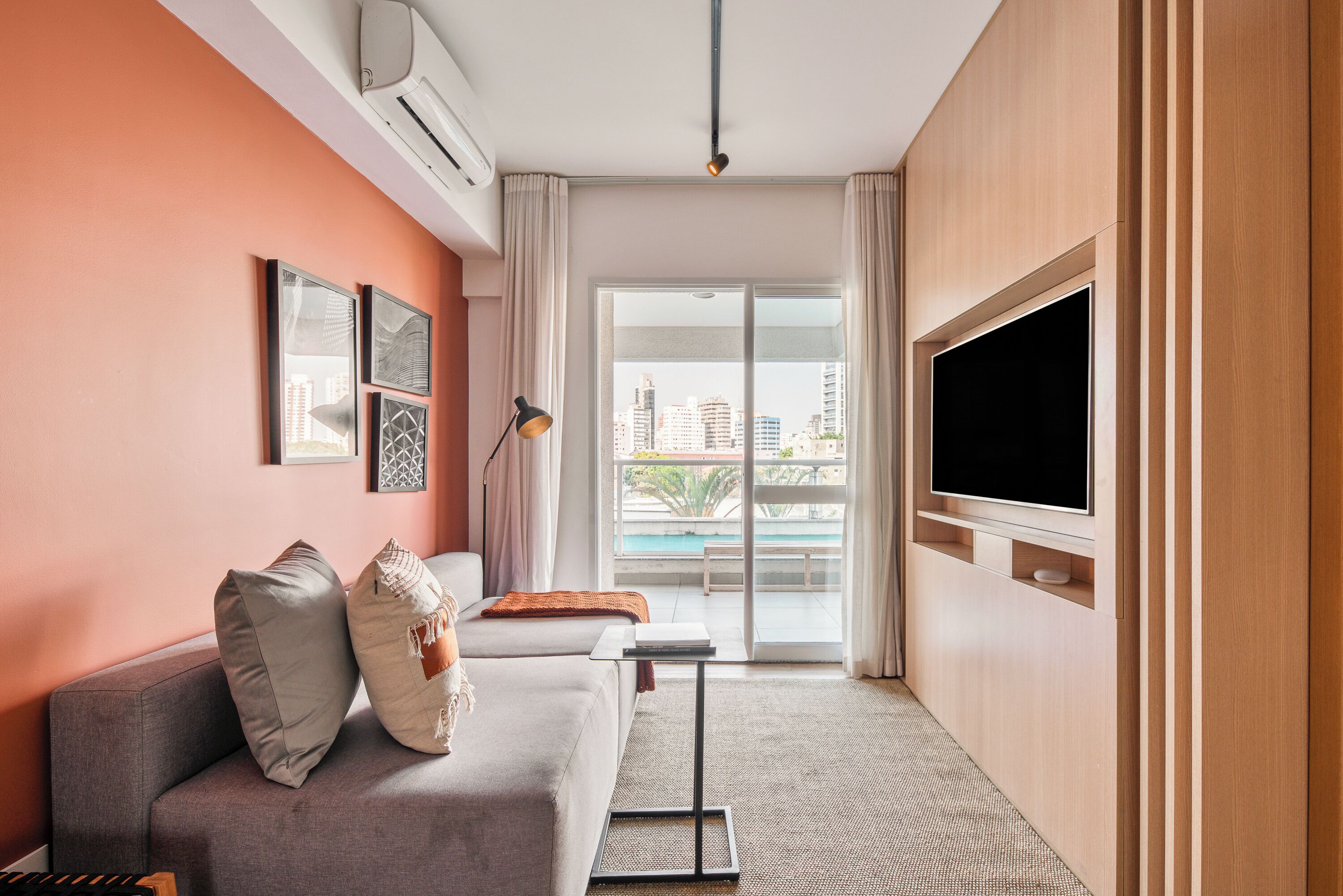 商務公寓 | 客廳 | 32 吋智能電視連數碼電視頻道