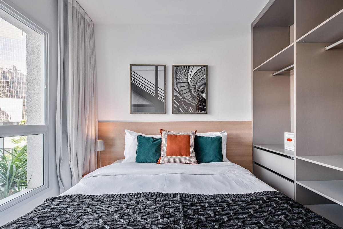 Appartement Affaires | Fer et planche à repasser, Wi-Fi gratuit, draps fournis