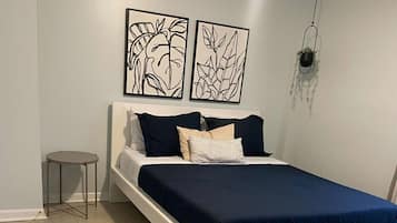 2 habitaciones, escritorio, tabla de planchar con plancha y wifi