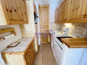 Jääkaappi, mikroaaltouuni, uuni, astianpesukone