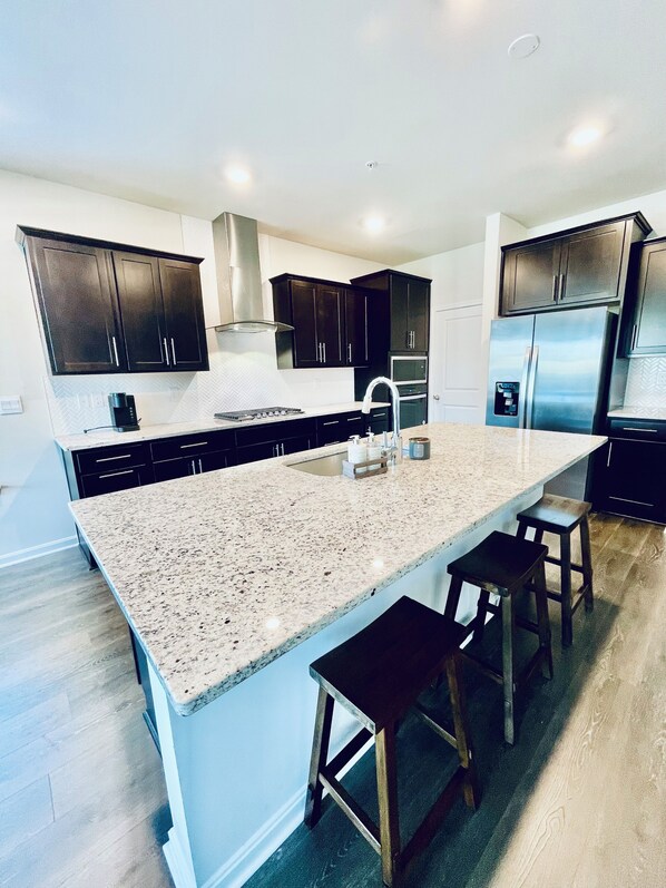 Fridge, microwave, oven, stovetop - Newly constructed 6 bedroom home (Frederick)