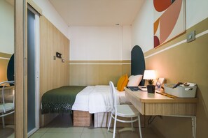 Desk, laptop workspace, free WiFi, bed sheets - Cove T63 (Jakarta)